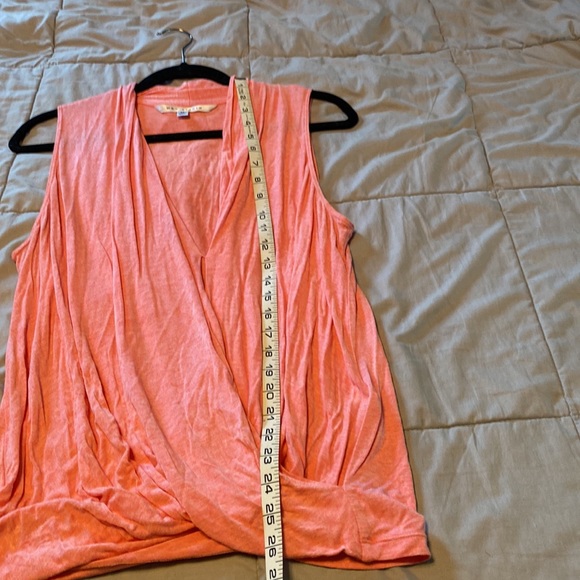 Max Studio low cut v-neck Top - Picture 3 of 7